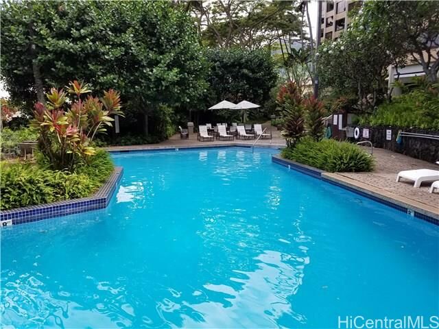 Property Photo:  555 Hahaione Street 2B  HI 96825 