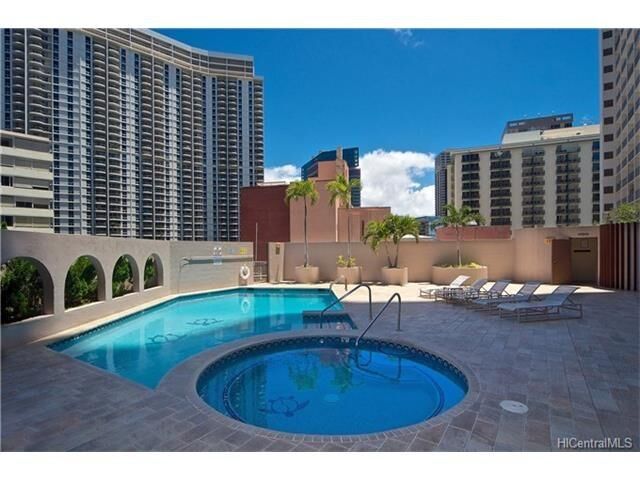 1910 Ala Moana Boulevard 17B  Honolulu HI 96815 photo