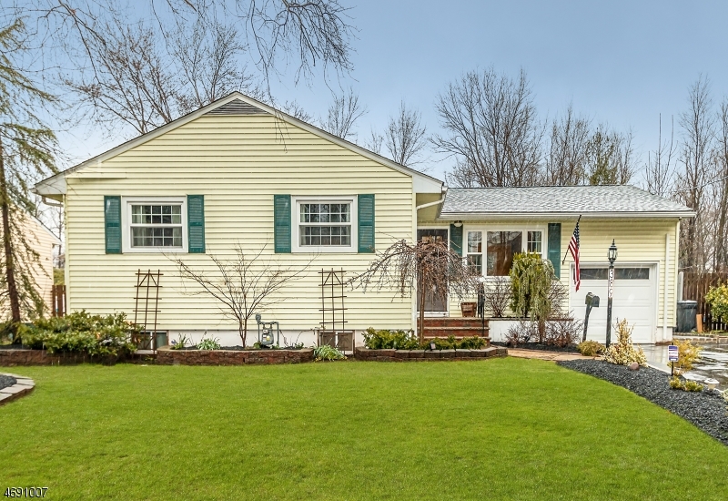 Property Photo:  389 Midway Ave  NJ 07023 