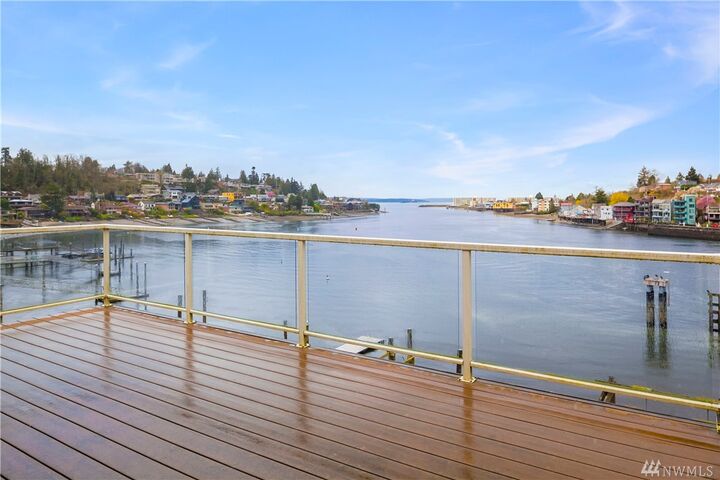 3610 W Commodore Wy  Seattle WA 98199 photo