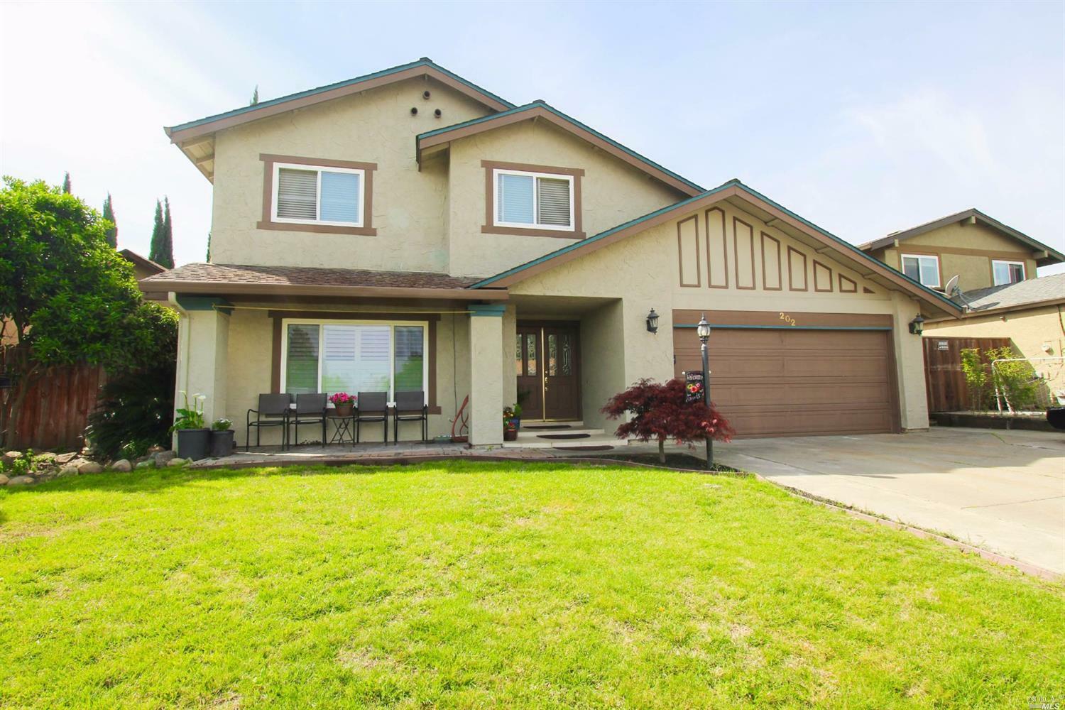 Property Photo:  202 Kingswood Avenue  CA 95687 