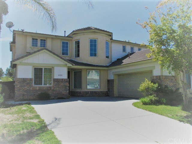 Property Photo: 31975 Calle Balareza CA 92592