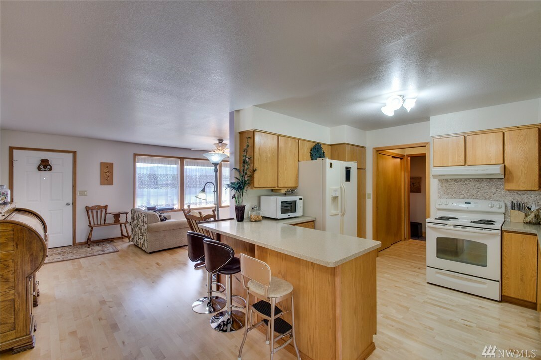 Property Photo:  515 W Ash Ave  WA 98858 