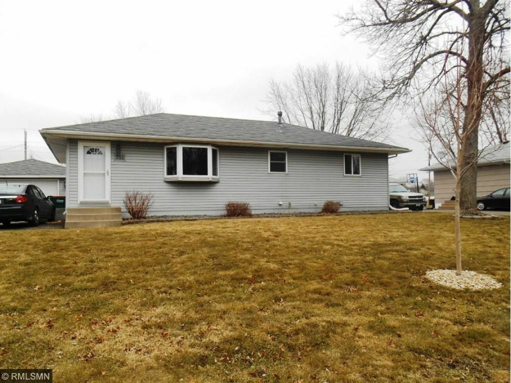 Property Photo:  751 Paul Parkway NE  MN 55434 