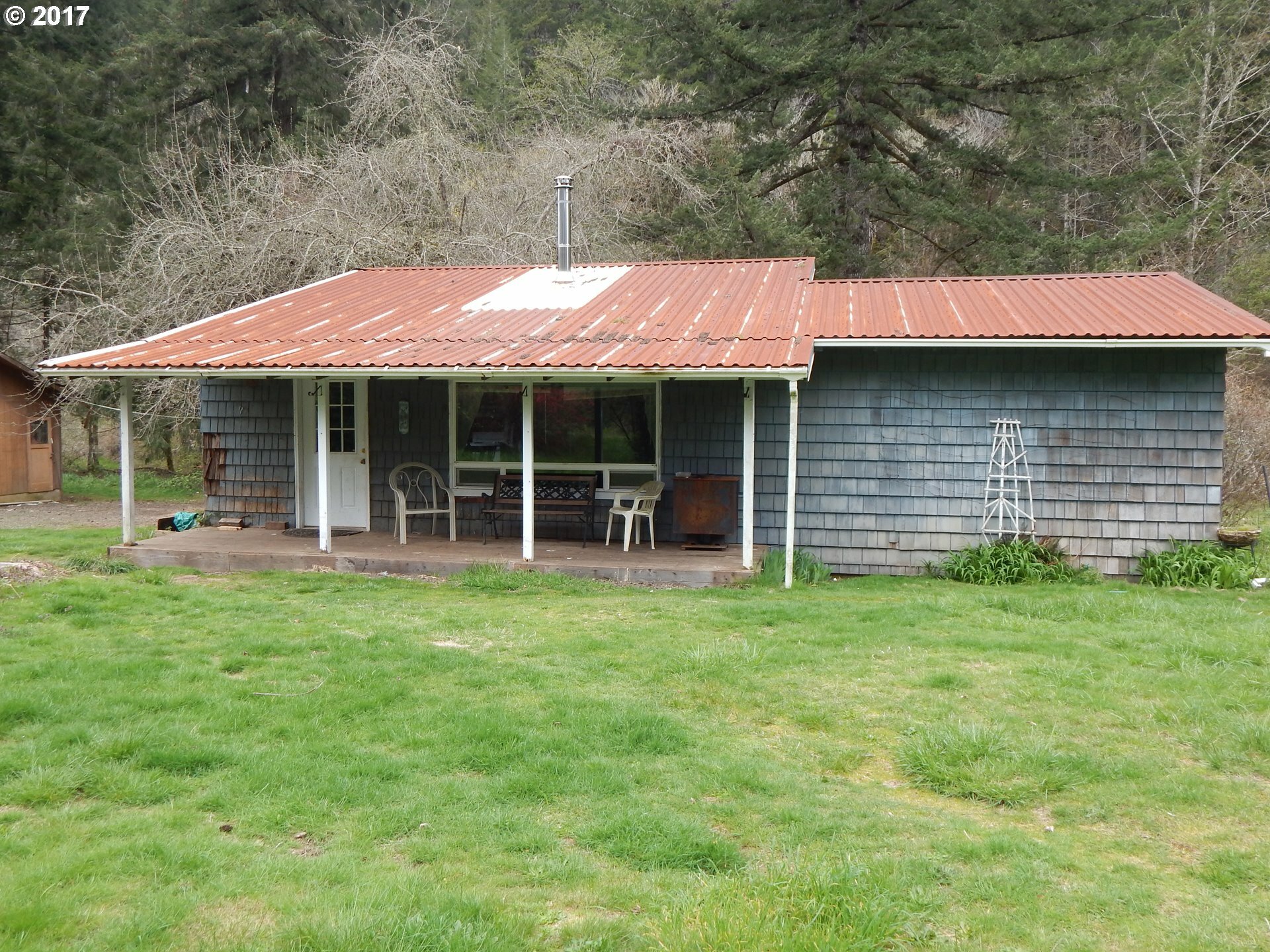 Property Photo:  90162 Lake Creek Mountain Rd  OR 97430 