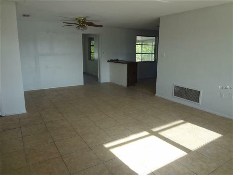 Property Photo:  1140 Viking Drive  FL 34691 