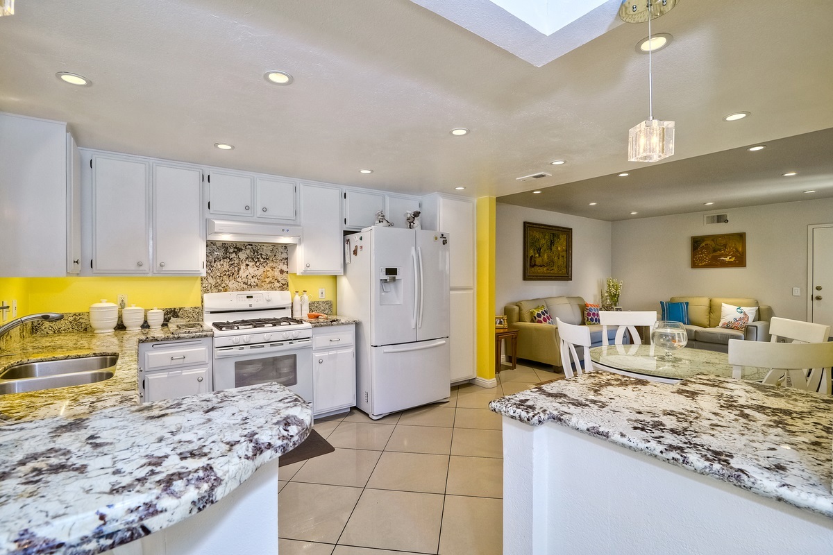 Property Photo: 6541 Corte Montecito CA 92009