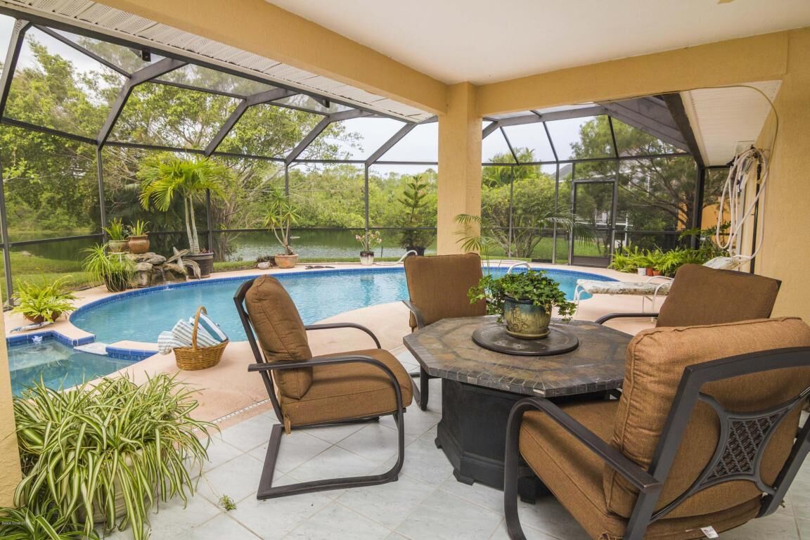 Property Photo:  1865 Harbor Point Drive  FL 32952 