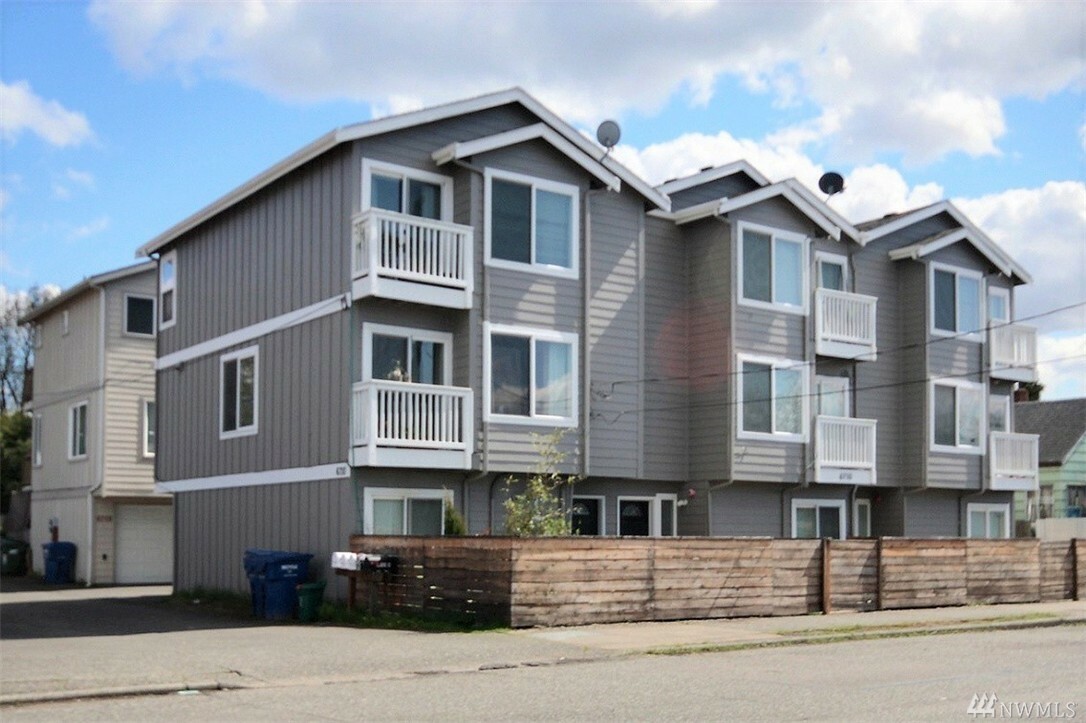 Property Photo:  6710 Carleton Ave S A,B,C  WA 98108 