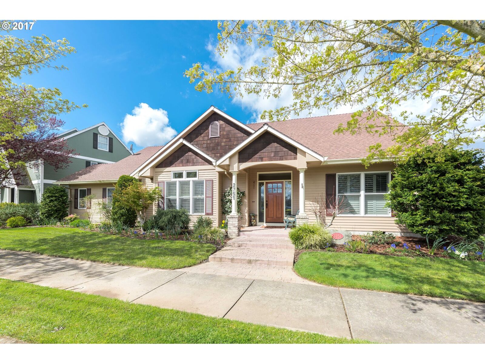 Property Photo:  2751 Hazelnut Dr  OR 97071 