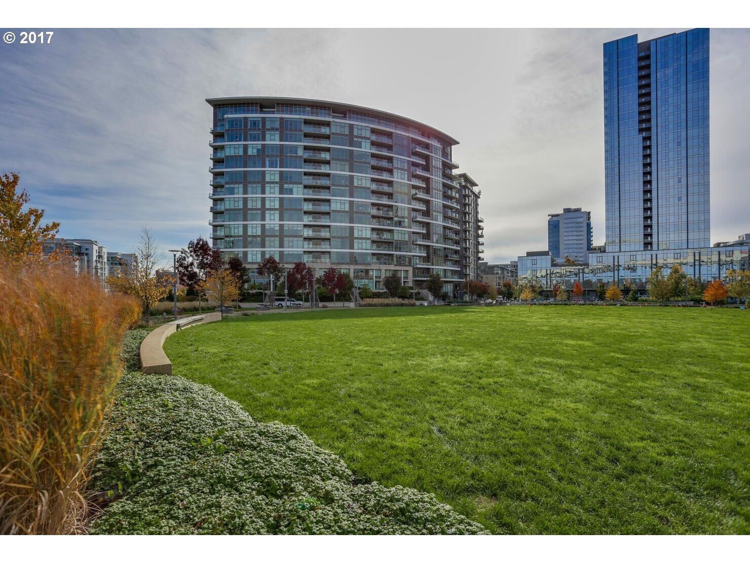 Property Photo:  949 NW Overton St 810  OR 97209 