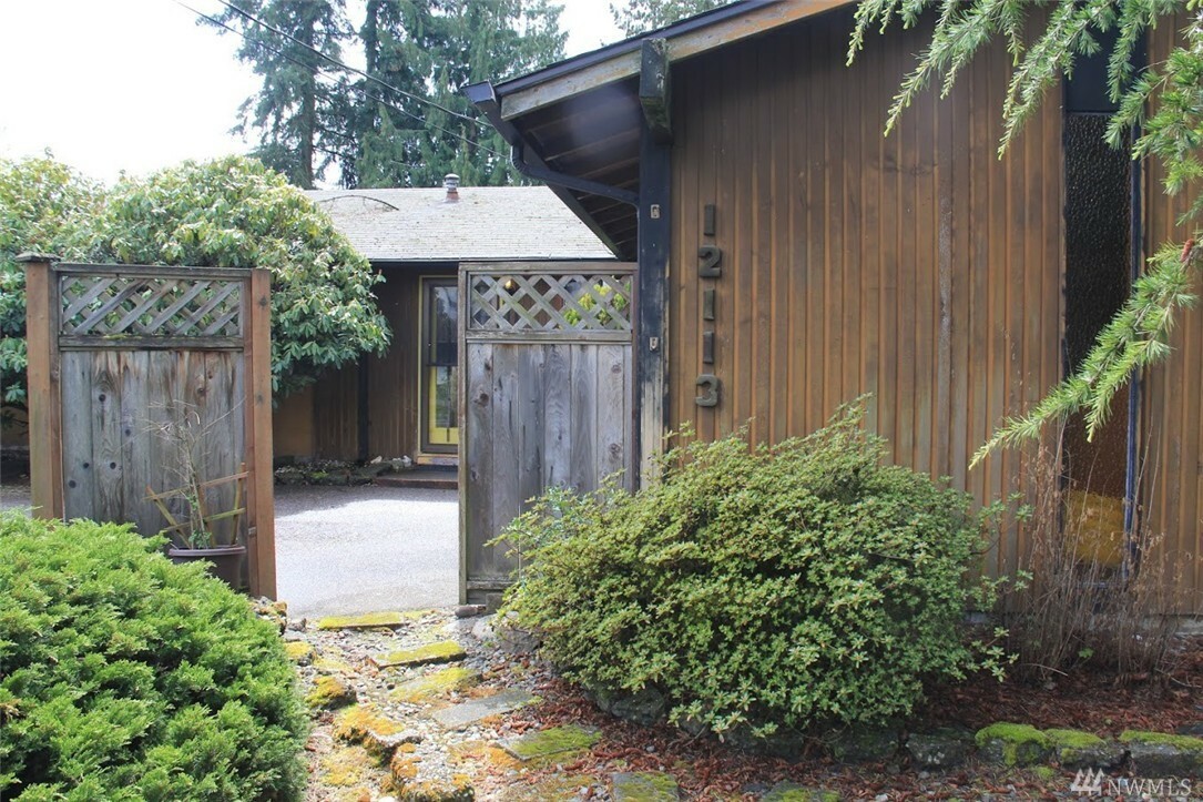 Property Photo:  12113 SE 167th St  WA 98058 