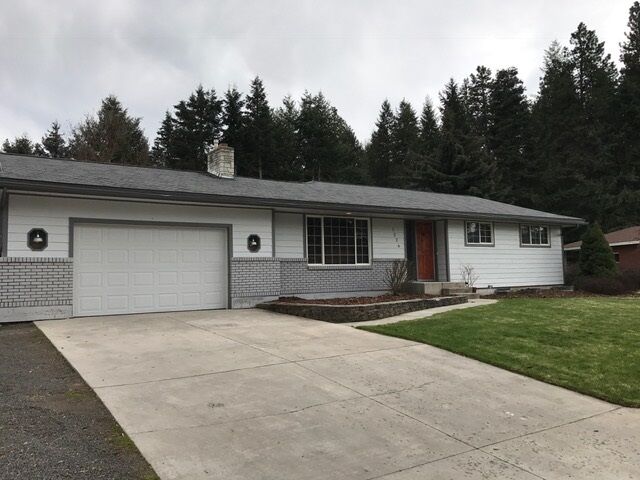 Property Photo: 1226 E Brentwood Dr WA 99208-8539