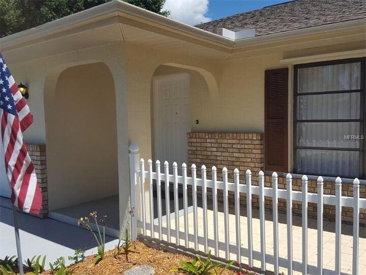 Property Photo: 131 Flamingo Road FL 34293
