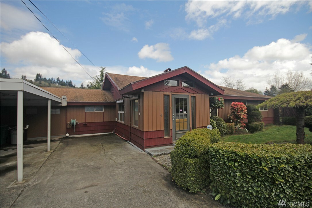 Property Photo:  13134 SE 149th St  WA 98058 