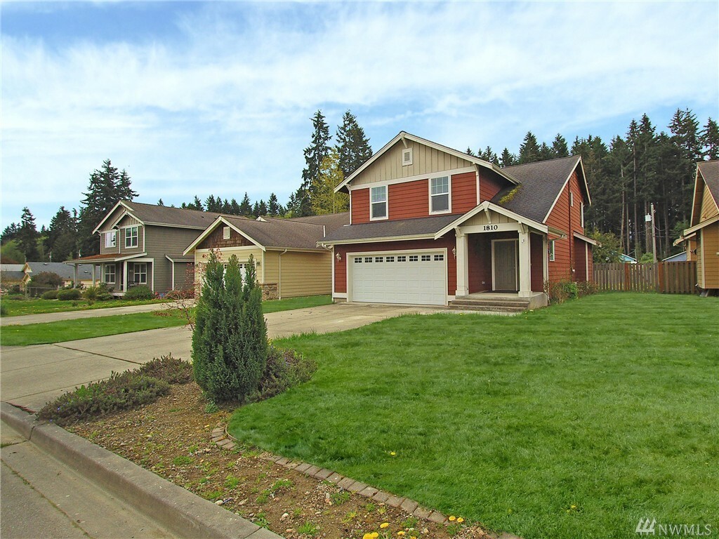 Property Photo:  1810 W 15th St  WA 98363 