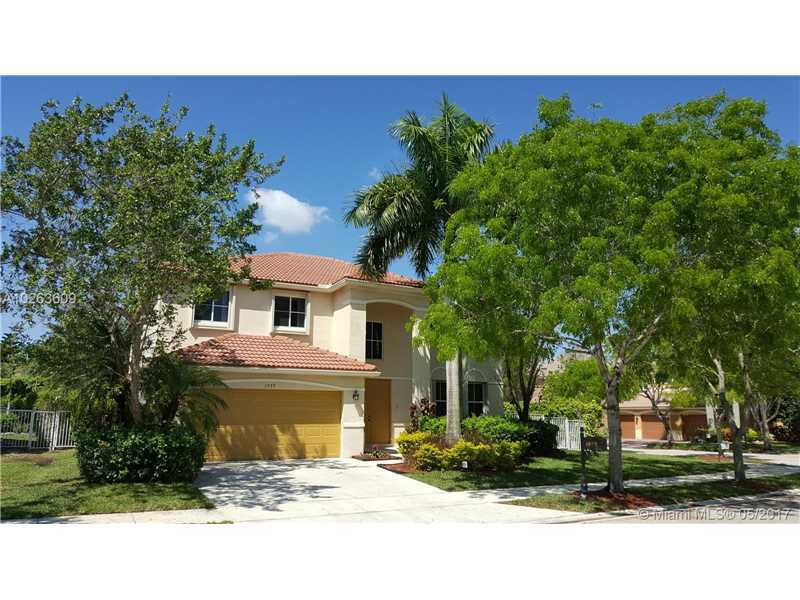 Property Photo:  1077 Nandina Drive  FL 33327 