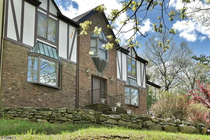 Property Photo:  14 Leigh Ct  NJ 07869 
