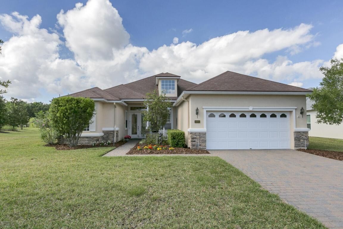 Property Photo:  1001 Inverness Drive  FL 32092 