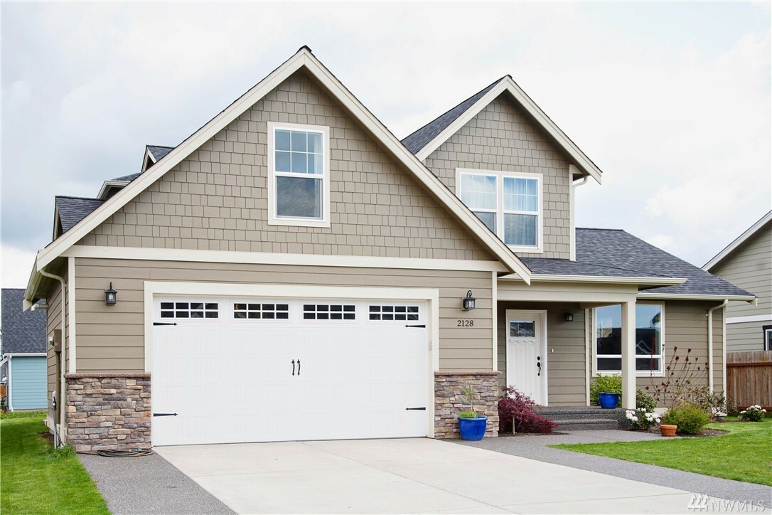 Property Photo:  2128 Bluestem St  WA 98264 