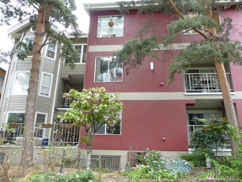Property Photo:  131 Bellevue Ave E 404  WA 98102 