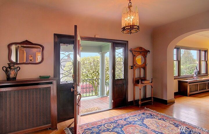 Property Photo:  3263 Lakewood Ave S  WA 98144 