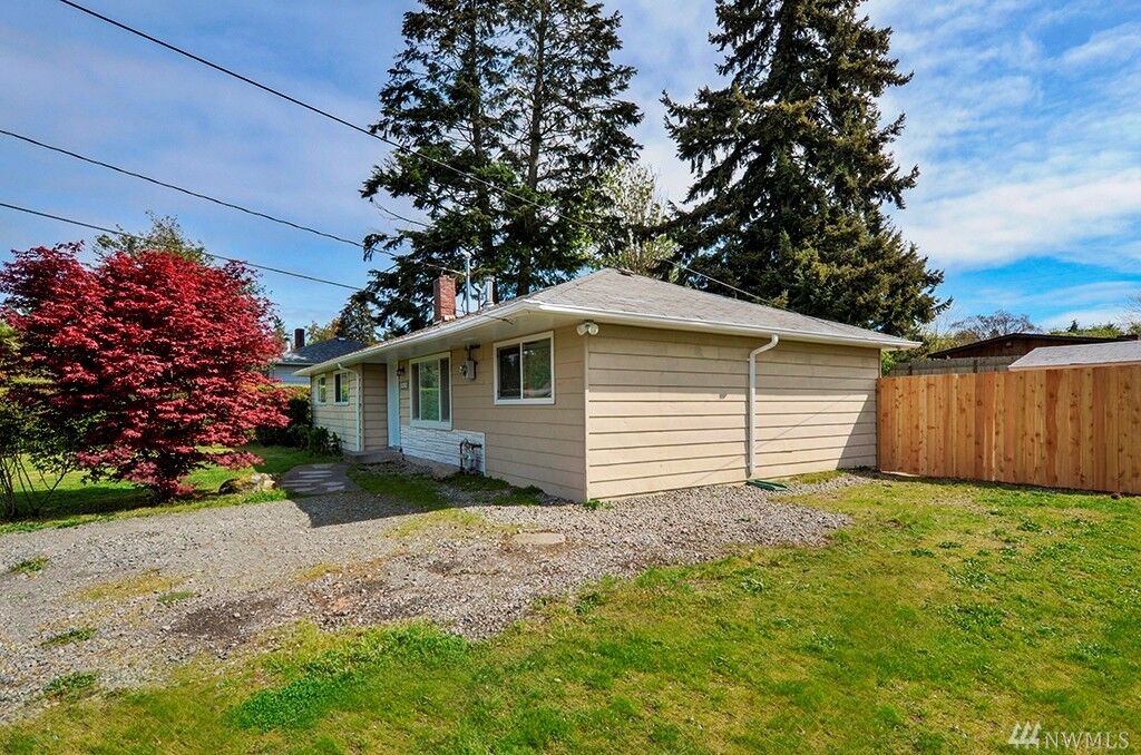 Property Photo:  20632 14th Ave S  WA 98198 