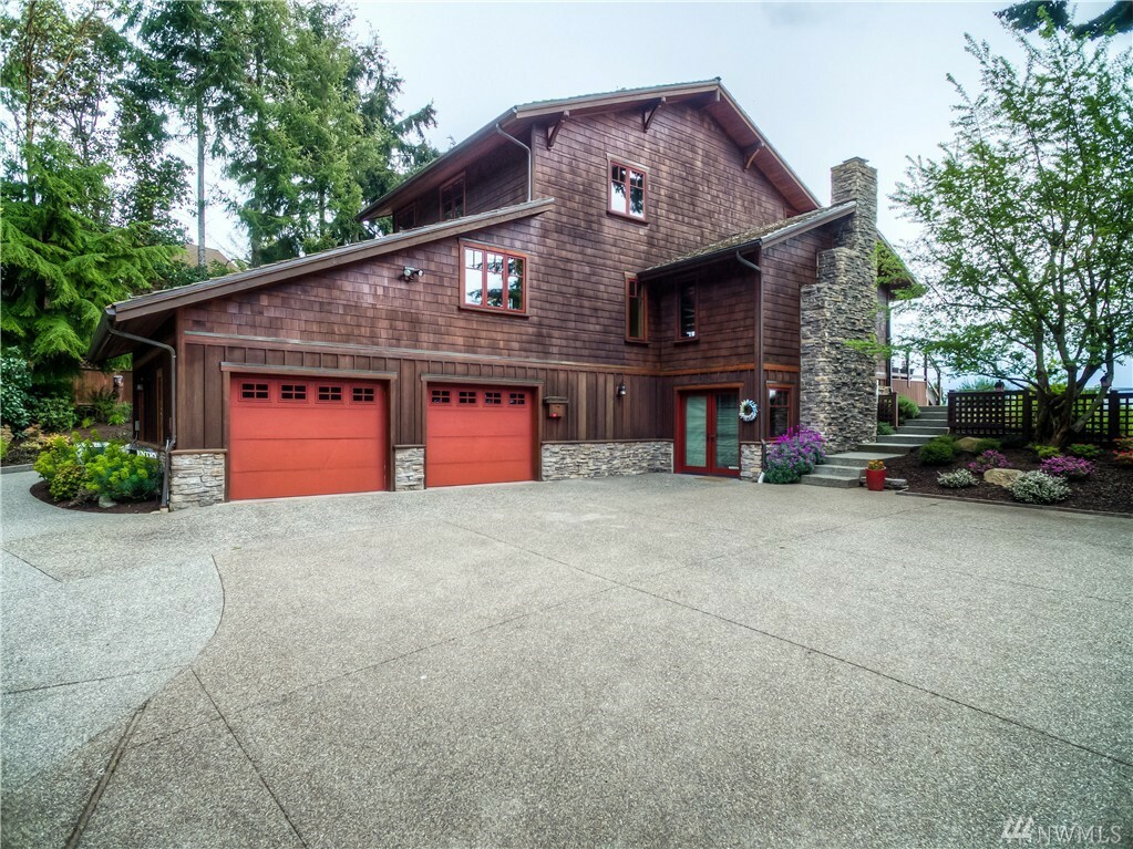 Property Photo:  10654 NE Manor Lane  WA 98110 