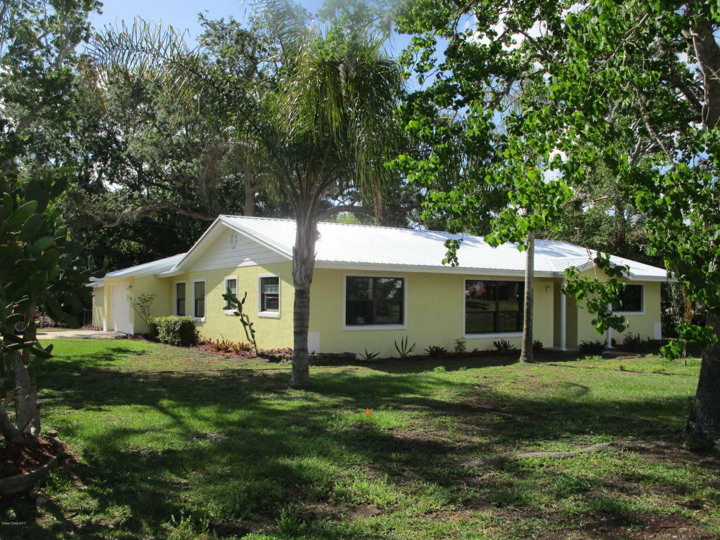 Property Photo:  905 Hillcrest Avenue  FL 32796 