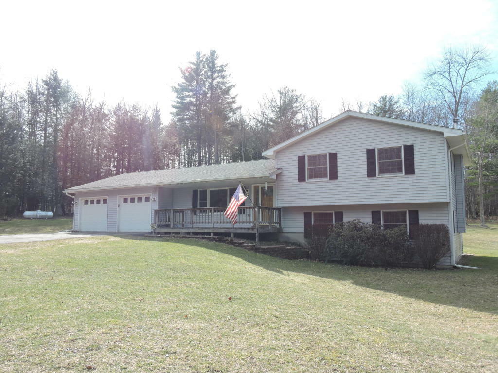 Property Photo:  469 Lynch Rd  PA 18830 