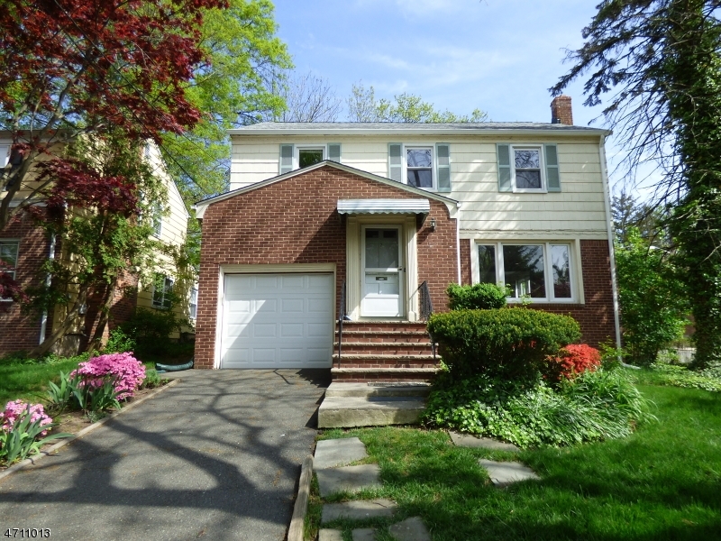 Property Photo:  2 Northview Ter  NJ 07040 