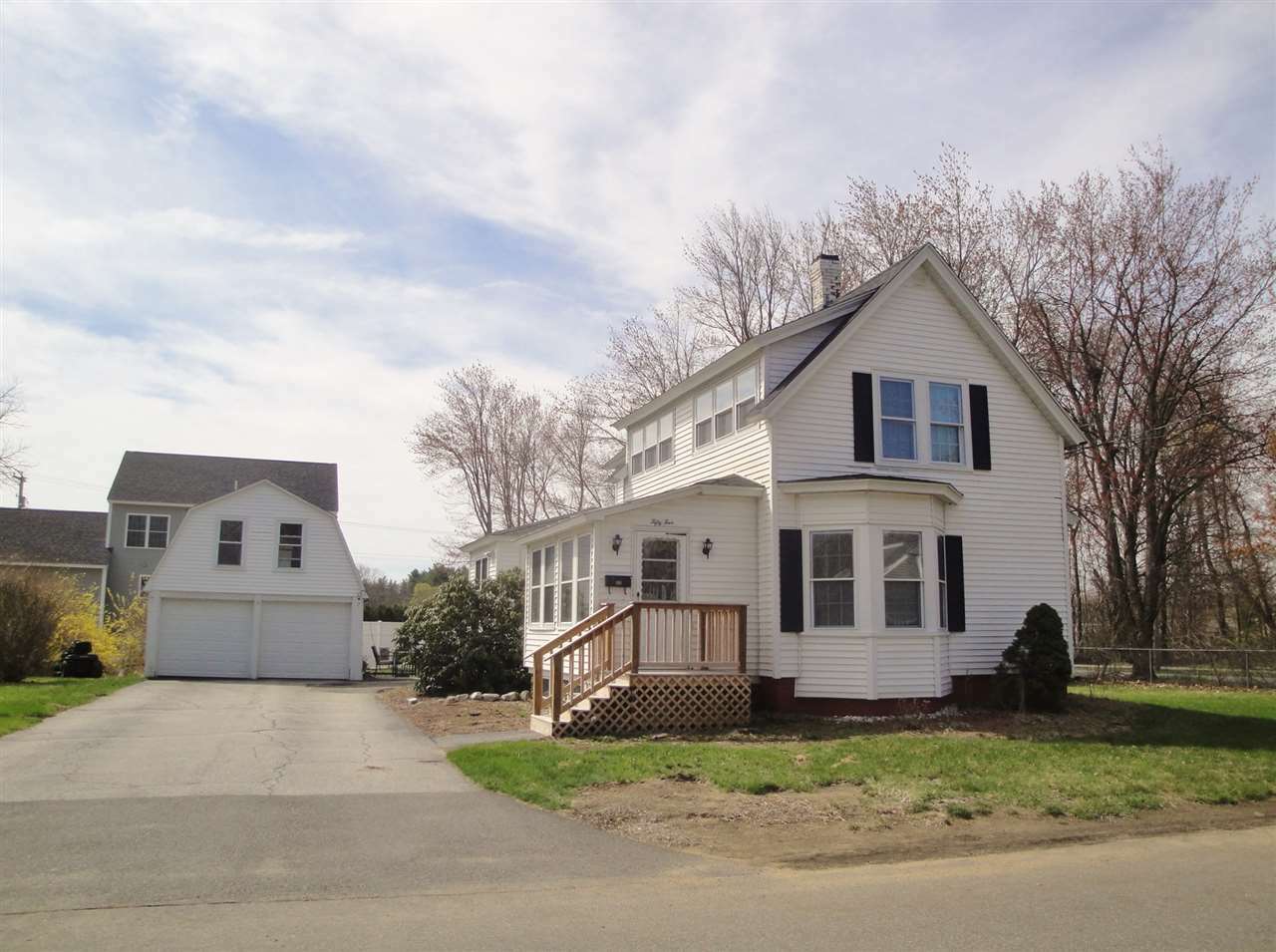 Property Photo:  55 Noyes St  NH 03301 