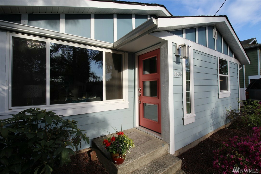 Property Photo: 12636 Occidental Ave S WA 98168