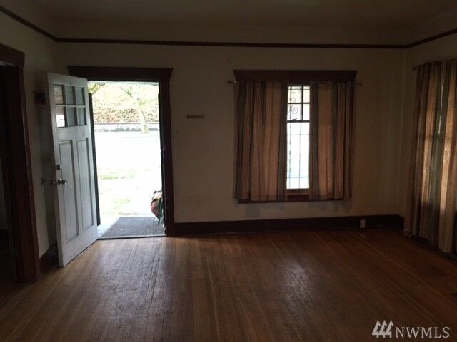 Property Photo:  1801 S Yakima Avenue  WA 98405 