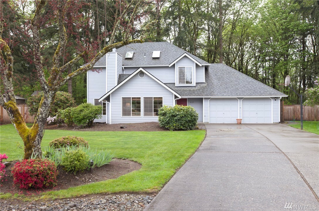 Property Photo:  9137 122nd Place SE  WA 98056 