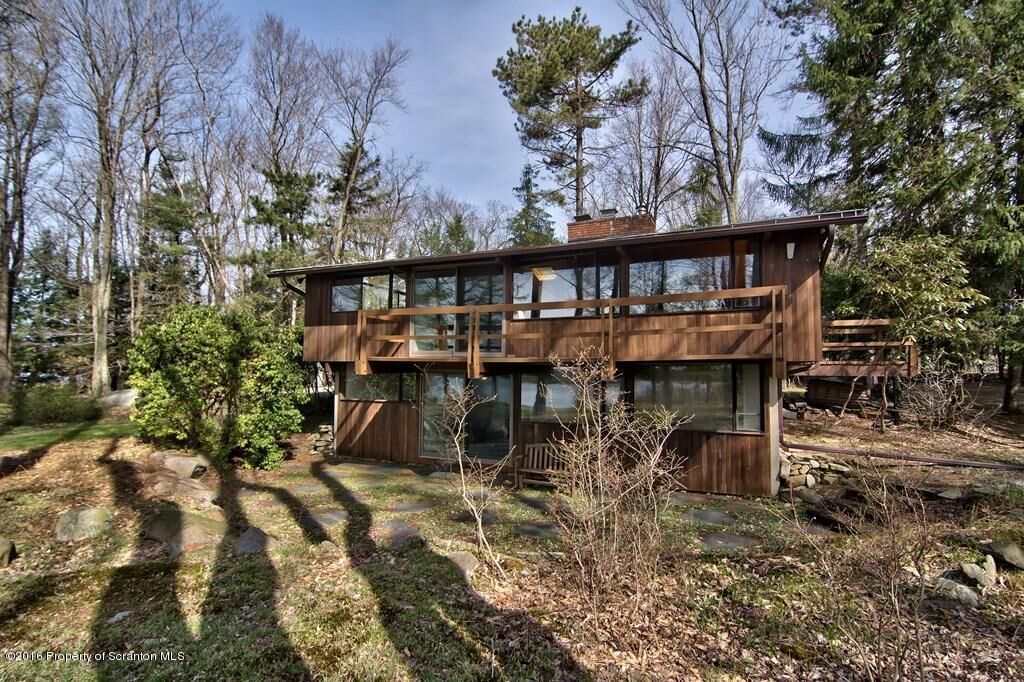 Property Photo:  110 N Shore Drive  PA 18424 