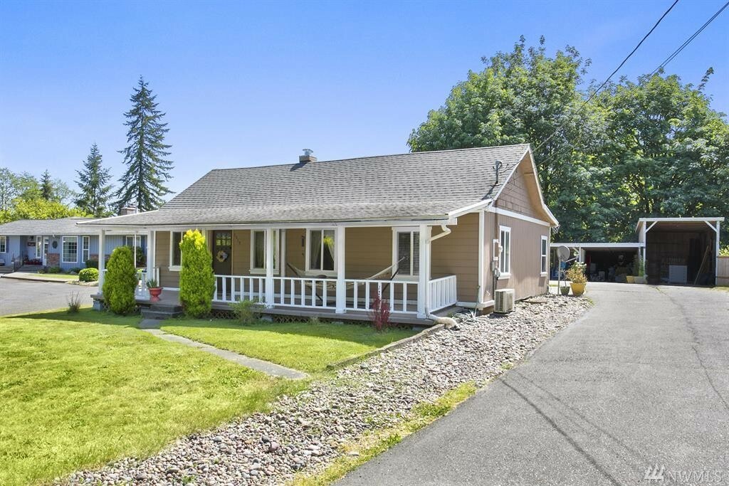 Property Photo:  1615 Sidney Ave  WA 98366 