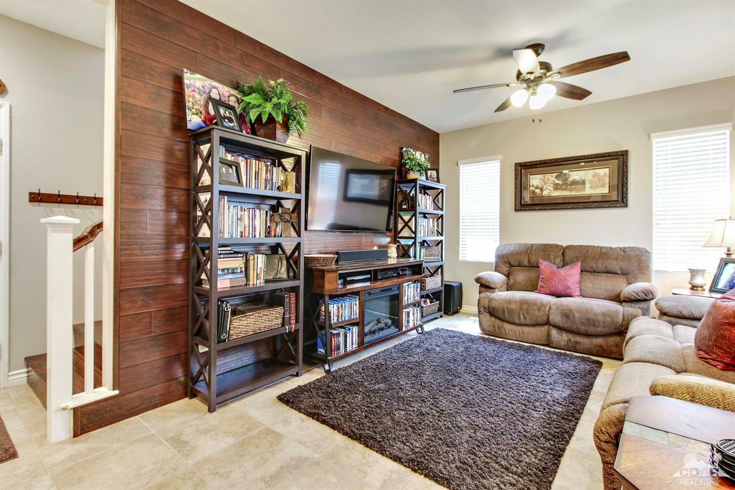 Property Photo: 603 Calle Vibrante CA 92211