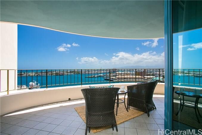 Property Photo: 66 Queen Street 2404 HI 96813