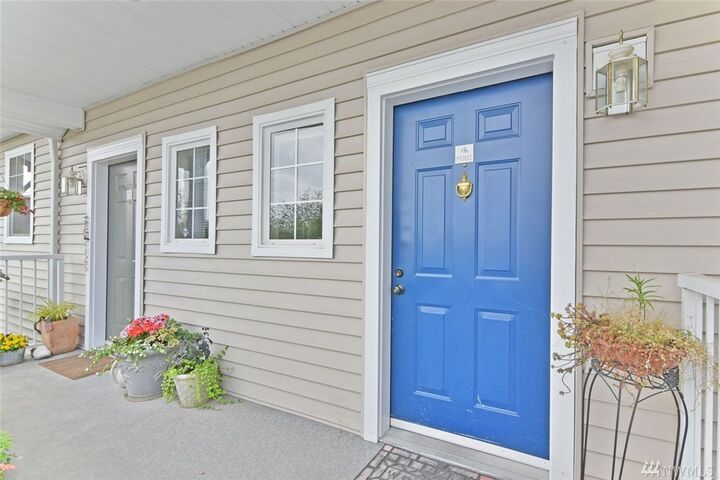 Property Photo: 5400 Harbour Pointe Blvd H202 WA 98275