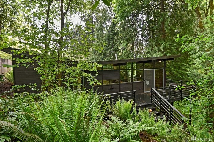 9223 45th Ave NE  Seattle WA 98115 photo