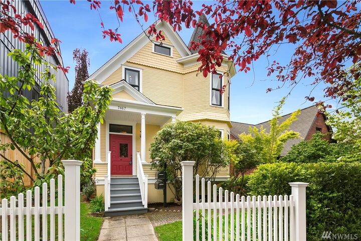 Property Photo:  7467 Woodlawn Ave NE  WA 98115 