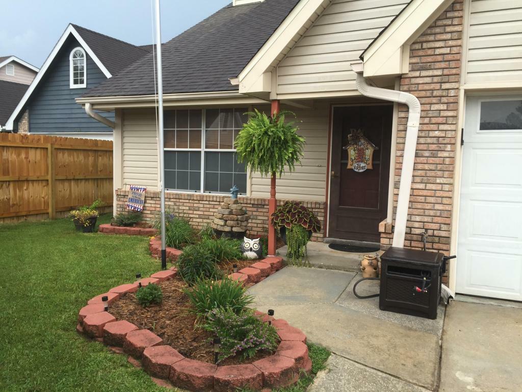 Property Photo: 1764 Guildford Court FL 32547