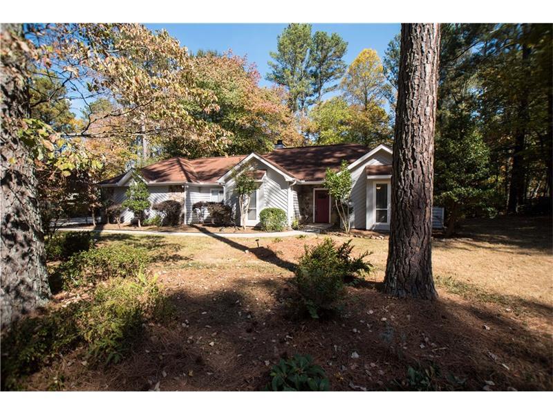 Property Photo: 315 Longmoor Way 30022