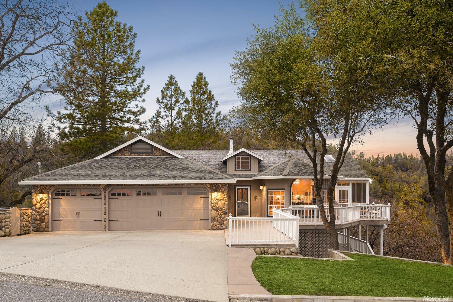 Property Photo: 17186 Geneva Court CA 95949
