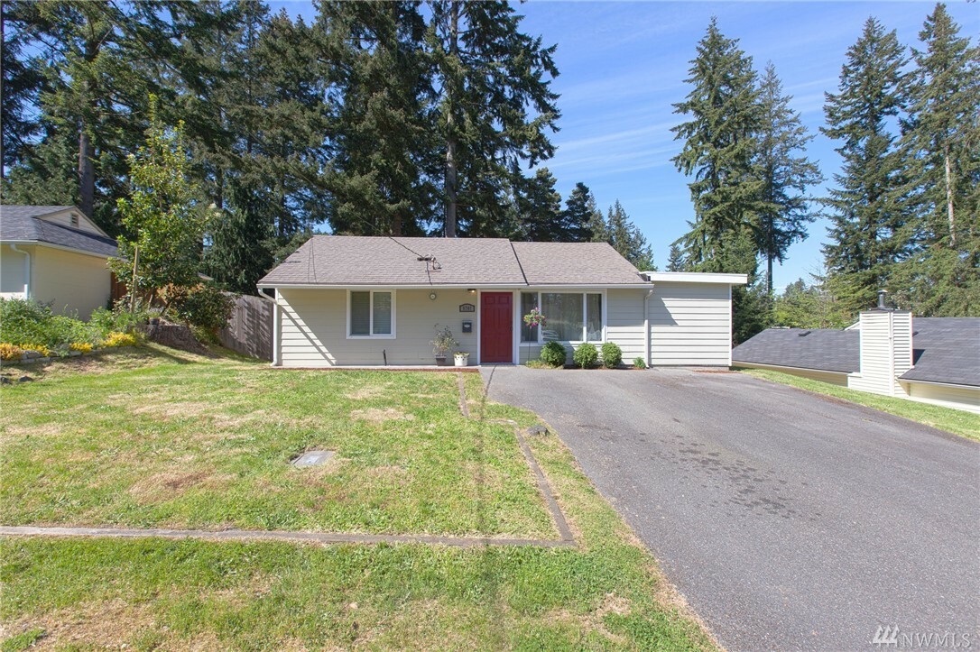 Property Photo: 5701 237th St SW WA 98043