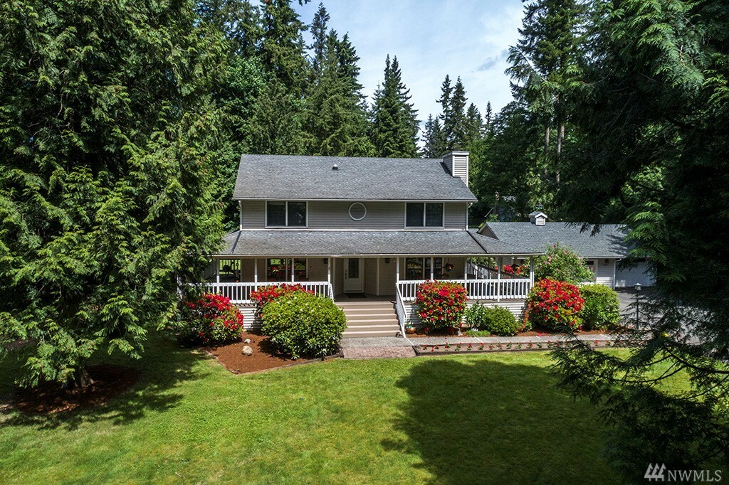 Property Photo:  15806 NE 160th St  WA 98072 