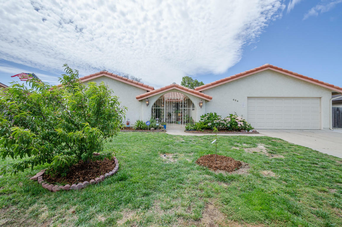 Property Photo:  624 Lavelle Court  CA 93455 