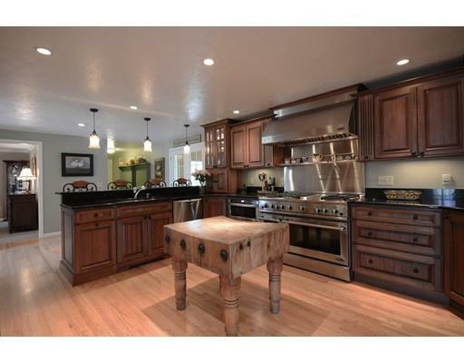 Property Photo:  4 Briarwood Lane  NH 03052 