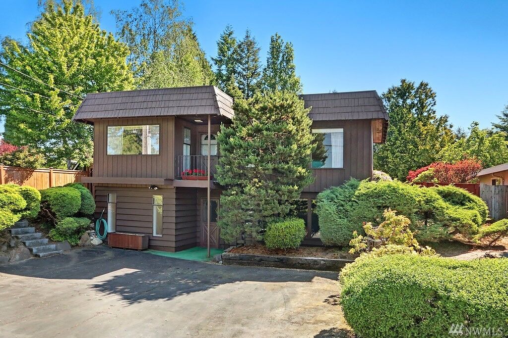 Property Photo:  11616 30th Ave SW  WA 98146 